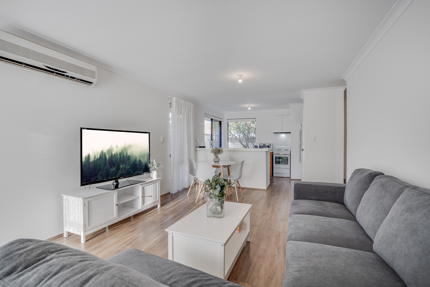 Unit 11, 93 Seventh Avenue, Armadale Living Space